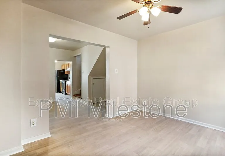 118 S Locust St — Photo 9