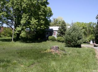 711 Walker Rd, Great Falls, VA 22066