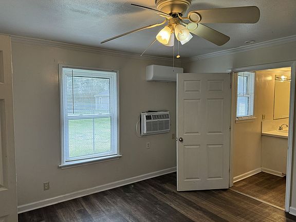 5th image of 104C Charles St