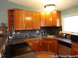 19020 N Chichagof Loop, Eagle River, AK 99577