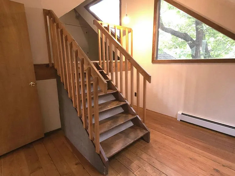 740 University Ave — Photo 15