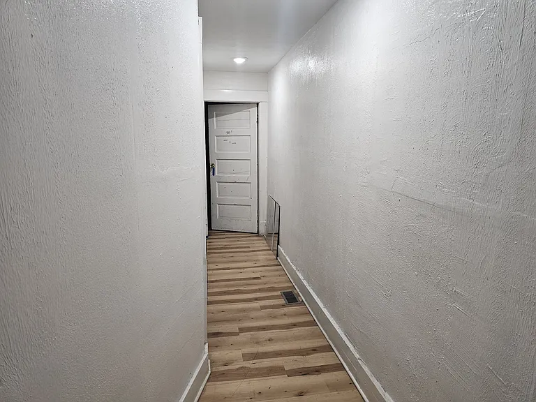 648 Division St — Photo 3