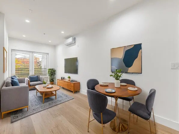 25-14 Newtown Avenue image 1 of 13