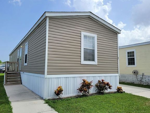 2nd image of 220 N Four Seasons Rd #220