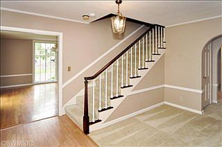 5th image of 38 Merwood Dr E