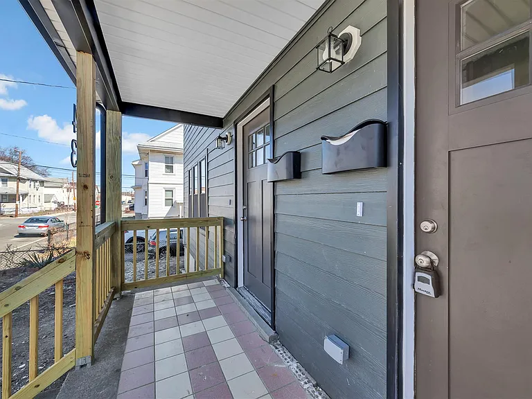 45 Wright Ave — Photo 24