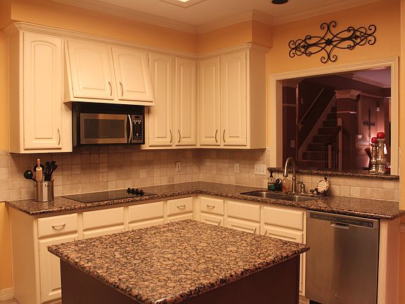 Island and tons of cabinets