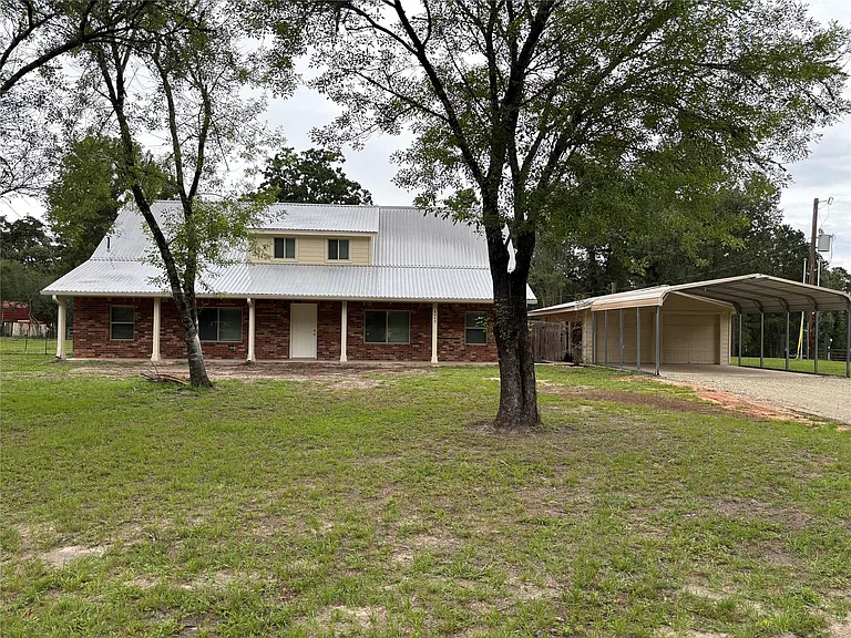 8049 Forest Hills Dr — Photo 1