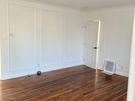 3rd image of 1863 E Ocean Ave
