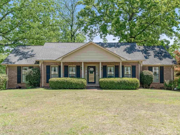 123 Shades Crest Rd, Birmingham, AL 35226
