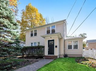 35 Lake St, Westwood, NJ 07675