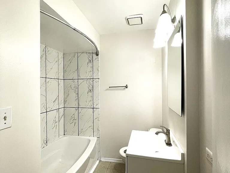 3227 S Aberdeen St #1M — Photo 13