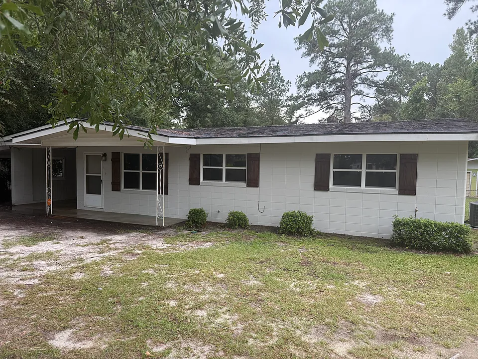211 Hobbins Dr