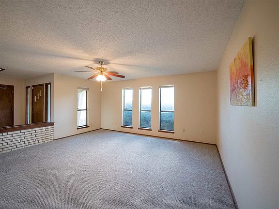 5th image of 209 Three Cross Dr