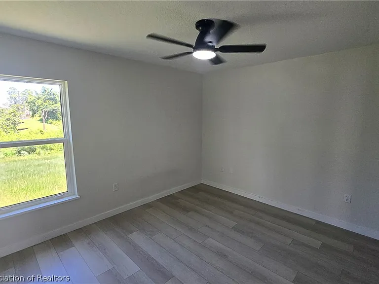 339 E Waterway Ave NW — Photo 8