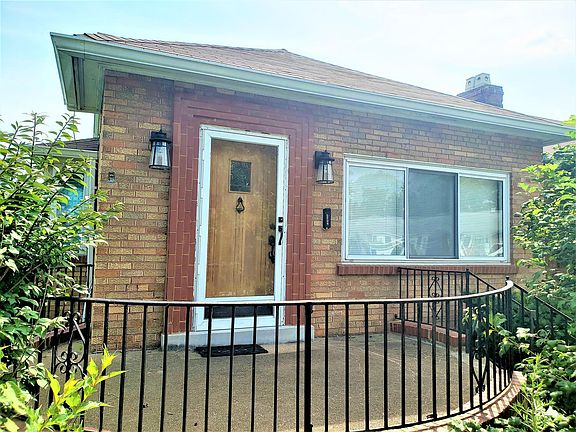 2nd image of 1204 Iron St