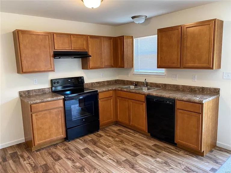612 Summer Breeze Ln — Photo 8