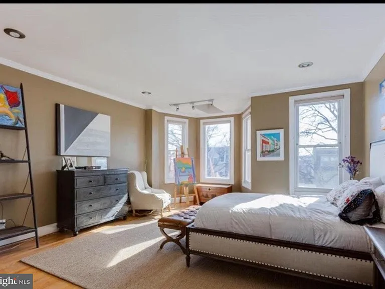 1311 Irving St NW — Photo 9