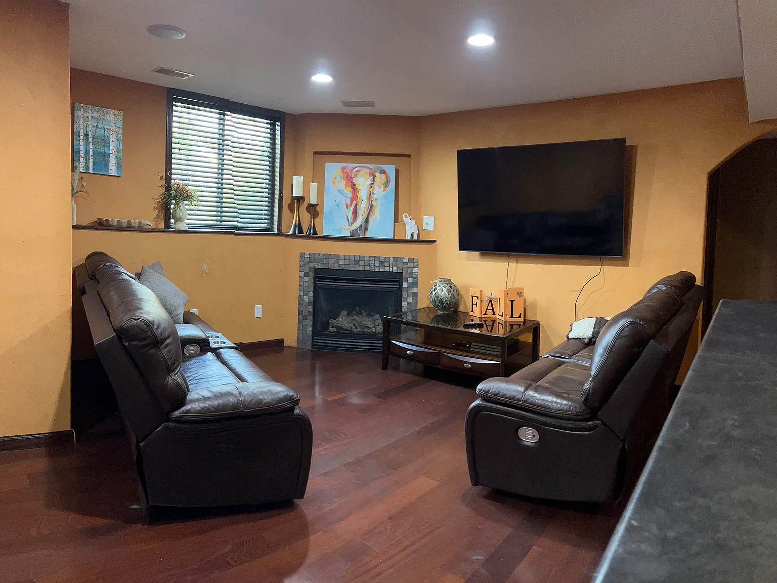 5 bed, 2404 sqft, $2,900 — Photo 3