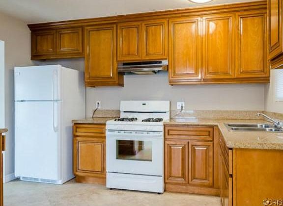 5th image of 403 Langhorn St