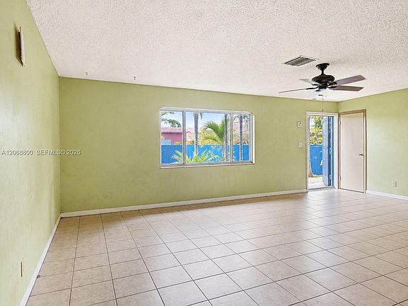 4th image of 1409 Broadmoor