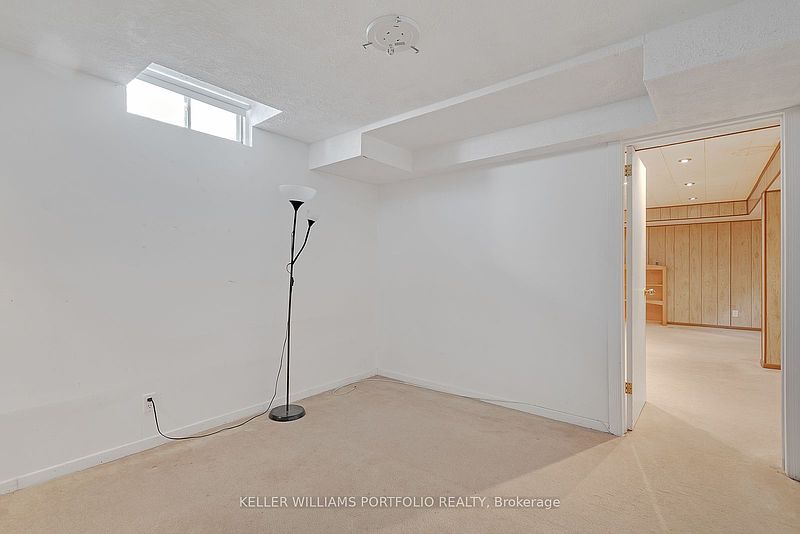 Ajax House for rent - 5 Bedrooms — photo 32