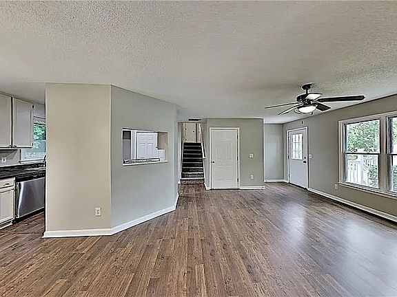 4th image of 1239 Parkwood Chase NW