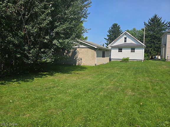 2nd image of 51 Perry St