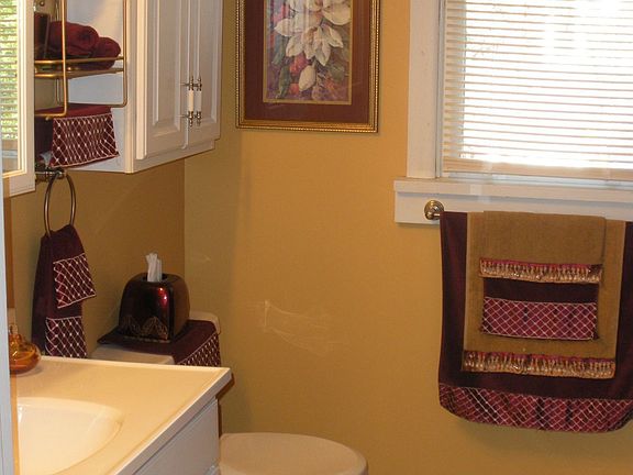 Lower Unit Full Bathroom with newer updated fixtures.