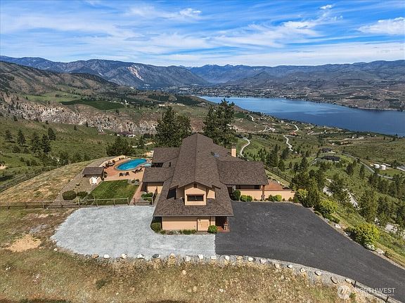 4th image of 300 Hawks Ridge Road