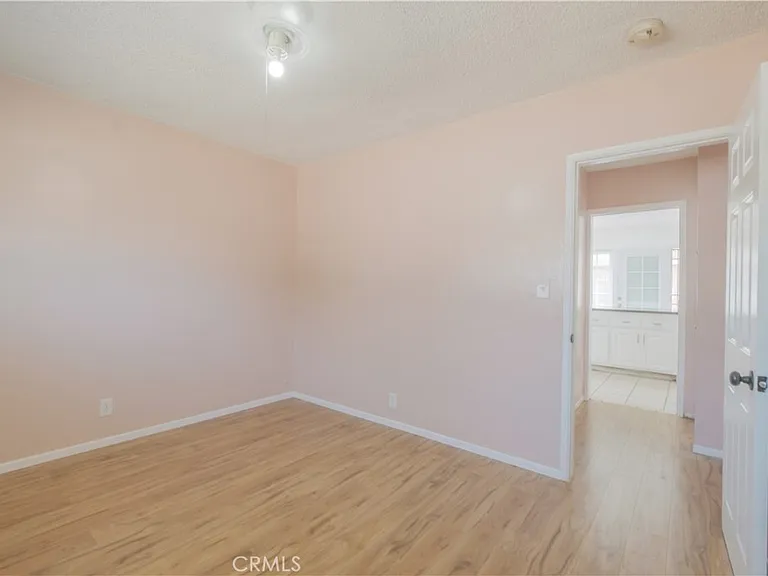 4433 Triggs St E — Photo 18