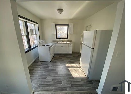 3rd image of 1921 Bagley St