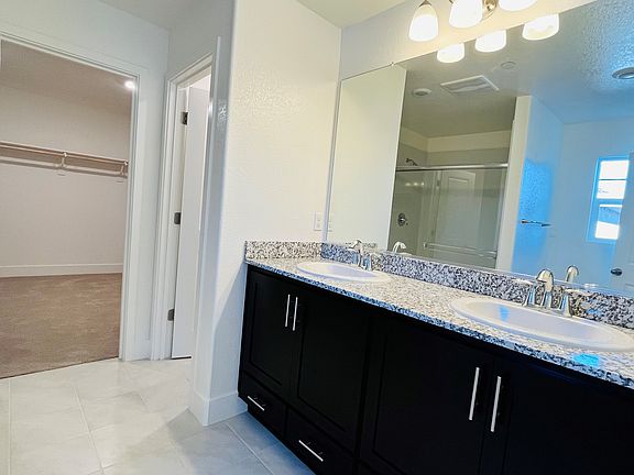 Master bath/double sink