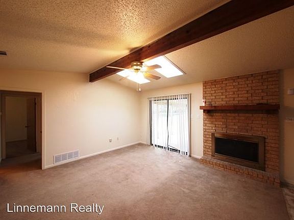 4th image of 1405 Linda Ln