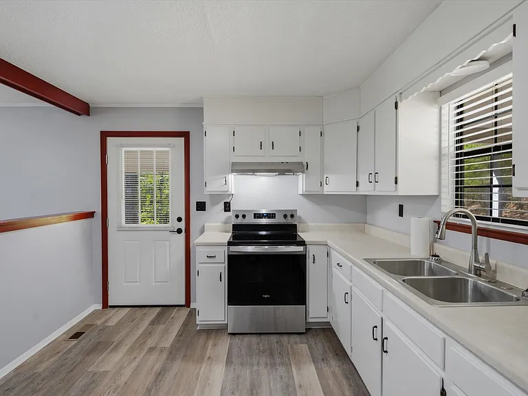 250 Goodfield Ck Rd — Photo 3