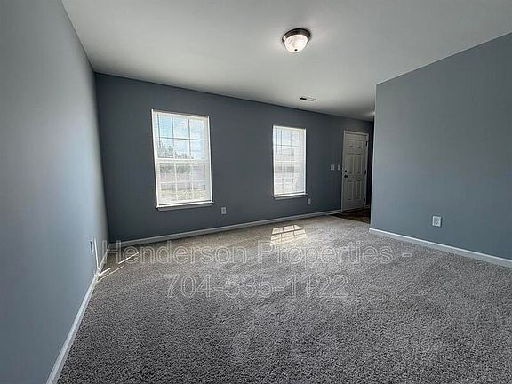 5th image of 9025 Sharpes Cir