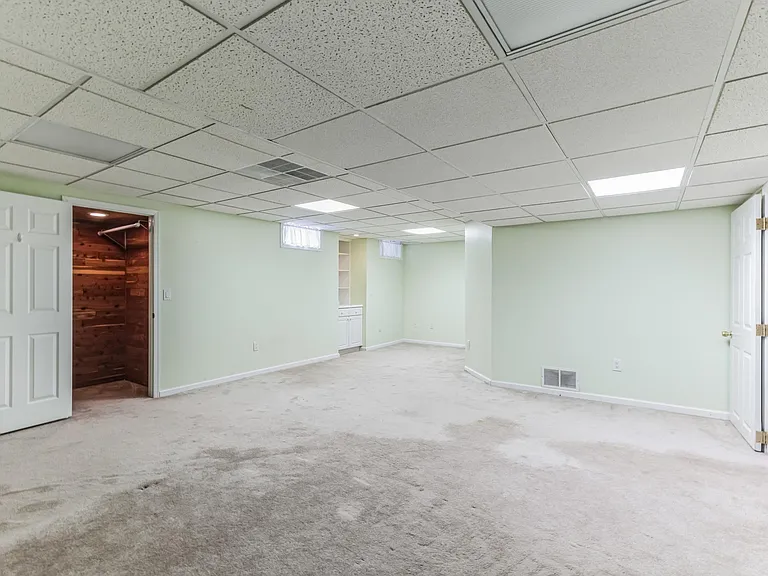 4 Hogan Way — Photo 30