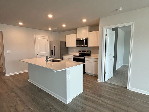 5th image of 9091 Bluestem Cir
