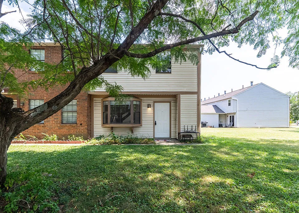 301 Cross Country Dr S
