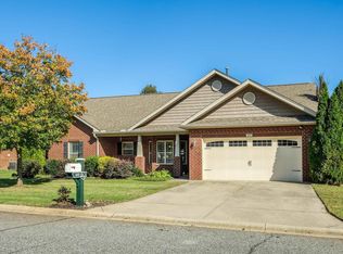 440 Slate Dr, Boiling Springs, SC 29316