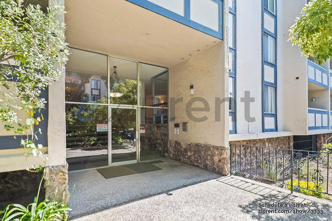 Building Photo - 955 Shorepoint Ct #109