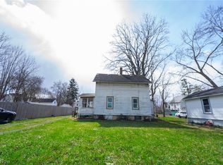 318 11th St, Elyria, OH 44035