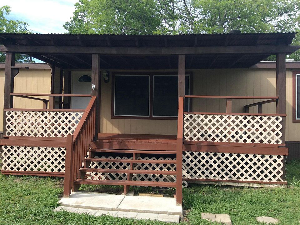 Large 20 x10 covered front deck