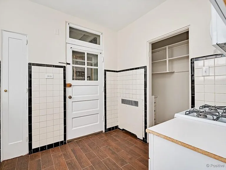 2617 W Glenlake Ave #1D — Photo 9