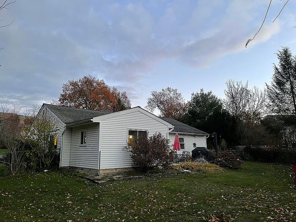 2nd image of 4 Mohican Rd