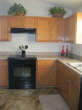 4th image of 716 Hanley Downs Dr