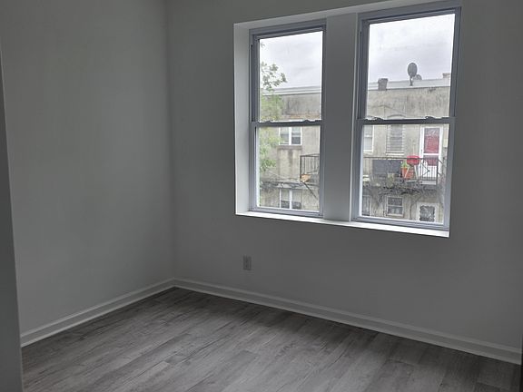 3rd image of 4818 Sansom St Floor 2
