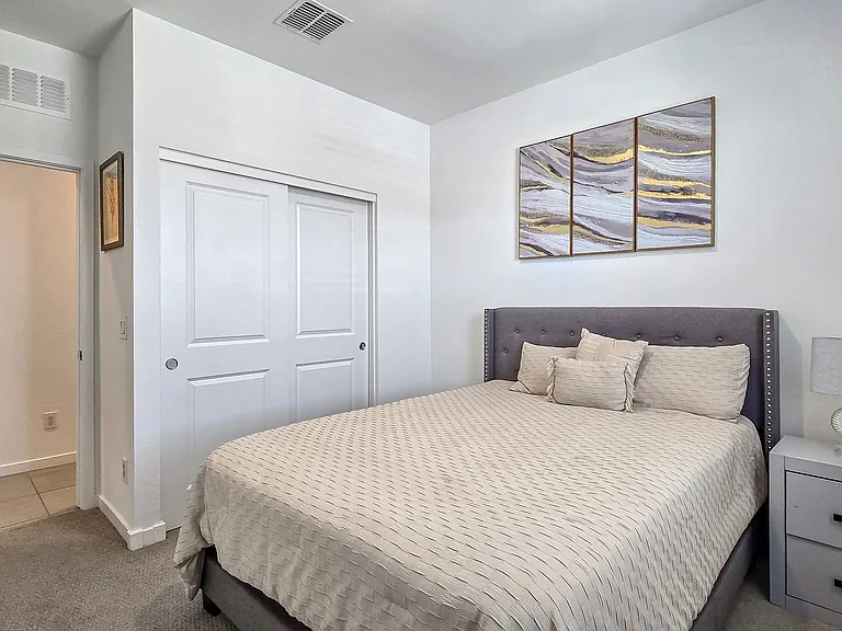 8820 W Agora Ln — Photo 22