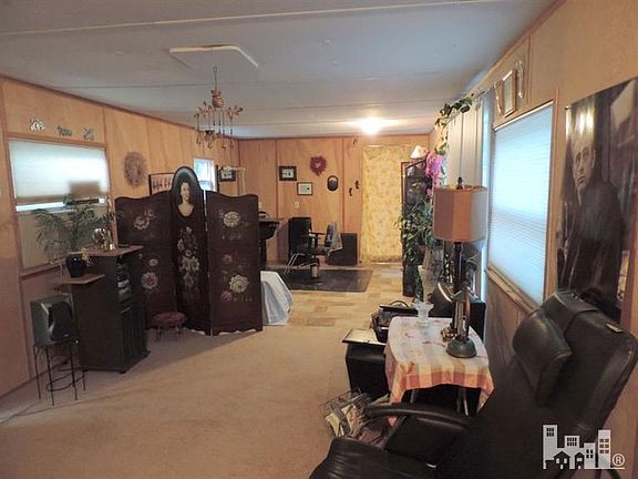 4th image of 1036 Hickory Dr NE