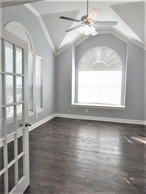 1st image of 3212 Guildford Ln